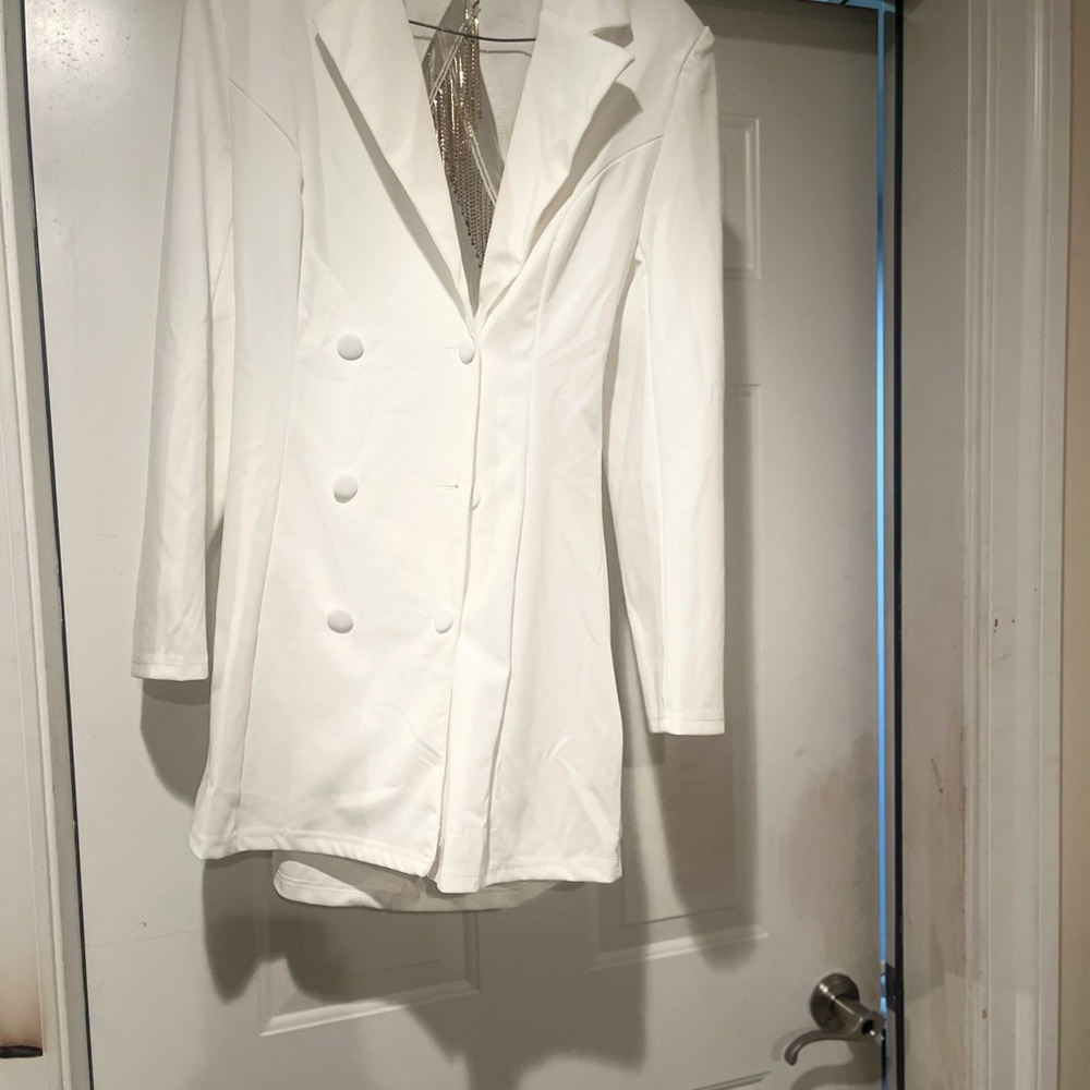 Chic White Women's Blazer